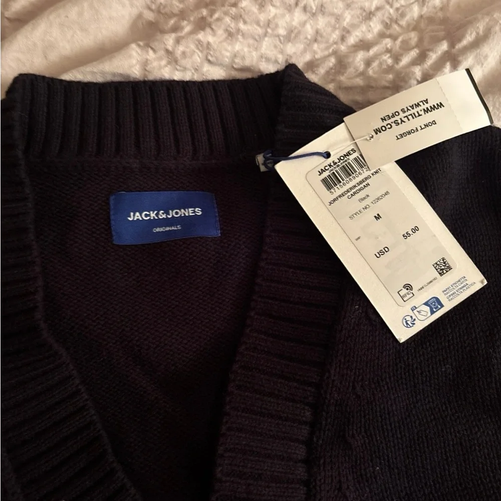 Cardigan - Picture 2 of 3